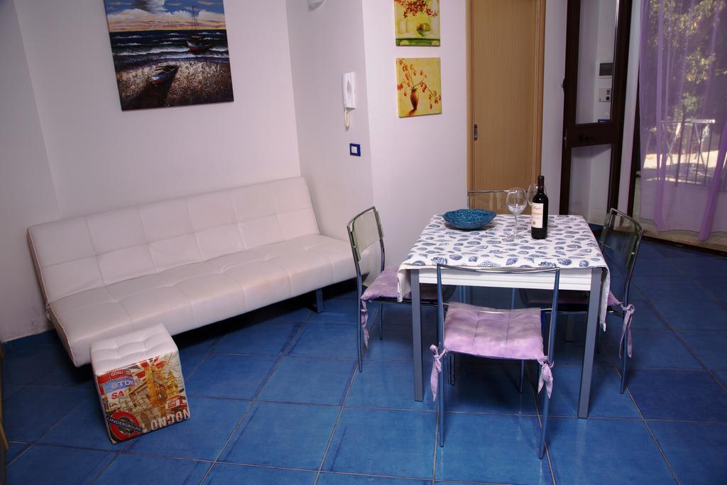 Laila Casa Vacanza Balestrate Habitación foto